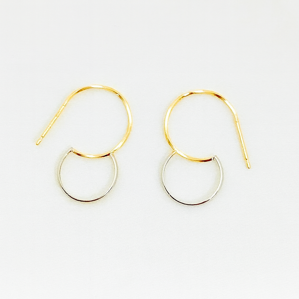 K18/Pt デザインピアス