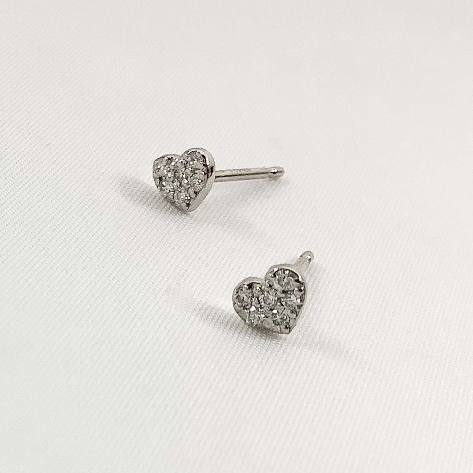 Pt ダイヤハートピアス