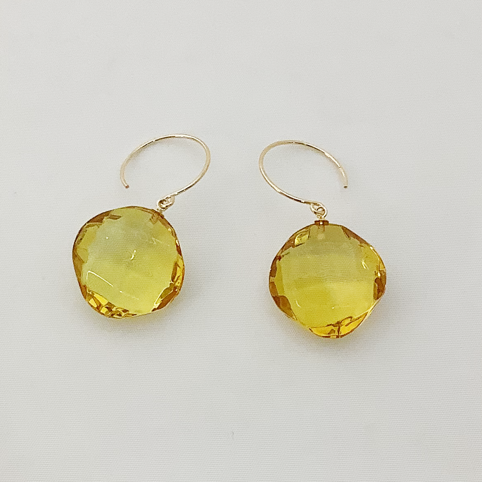 K18コハクピアス